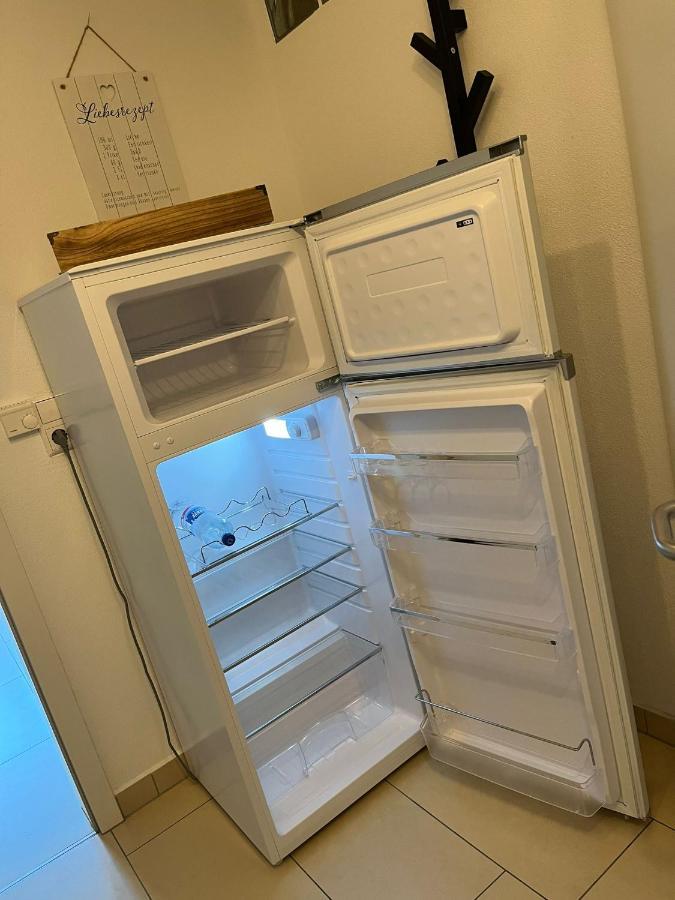 Schoene Ferienwohnung 2,5 Zimmer In Stadtnaehe Mit Eigenem Hofgarten Balingen Exterior foto