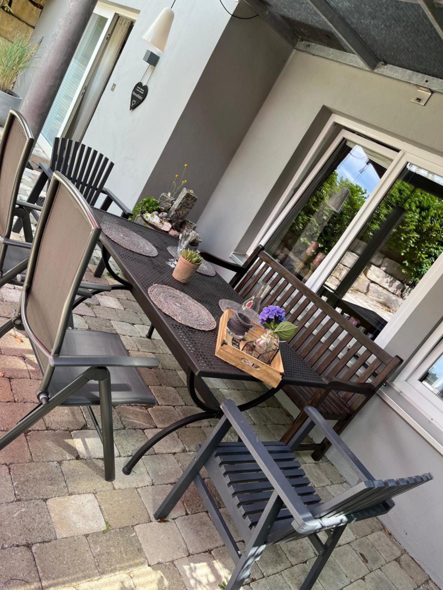Schoene Ferienwohnung 2,5 Zimmer In Stadtnaehe Mit Eigenem Hofgarten Balingen Exterior foto